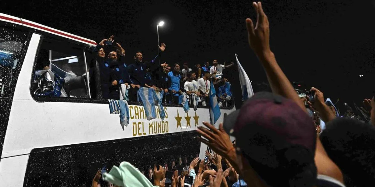 Lionel Messi Dihadiahi Tepuk Tangan Meriah di Teater Buenos Aires