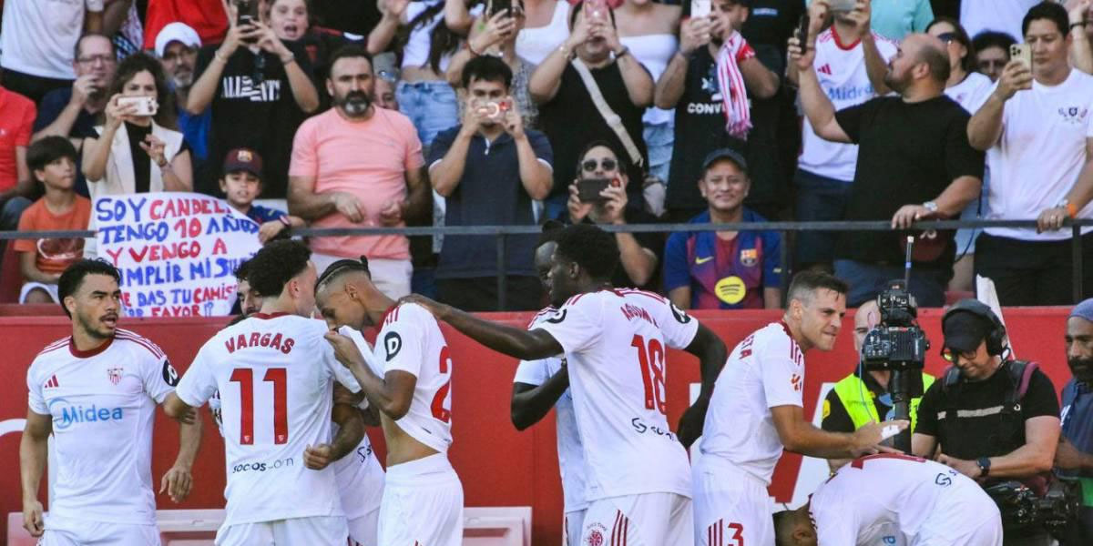 Sevilla Hancurkan Barcelona 4-1, Rashford Cetak Gol, Lewandowski Gagal Penalti