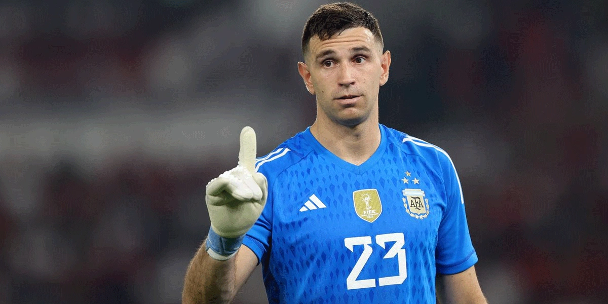 Rumor--Inter-Milan-Incar-Emiliano-Martinez-di-Tengah-Keraguan-Kiper-Utama